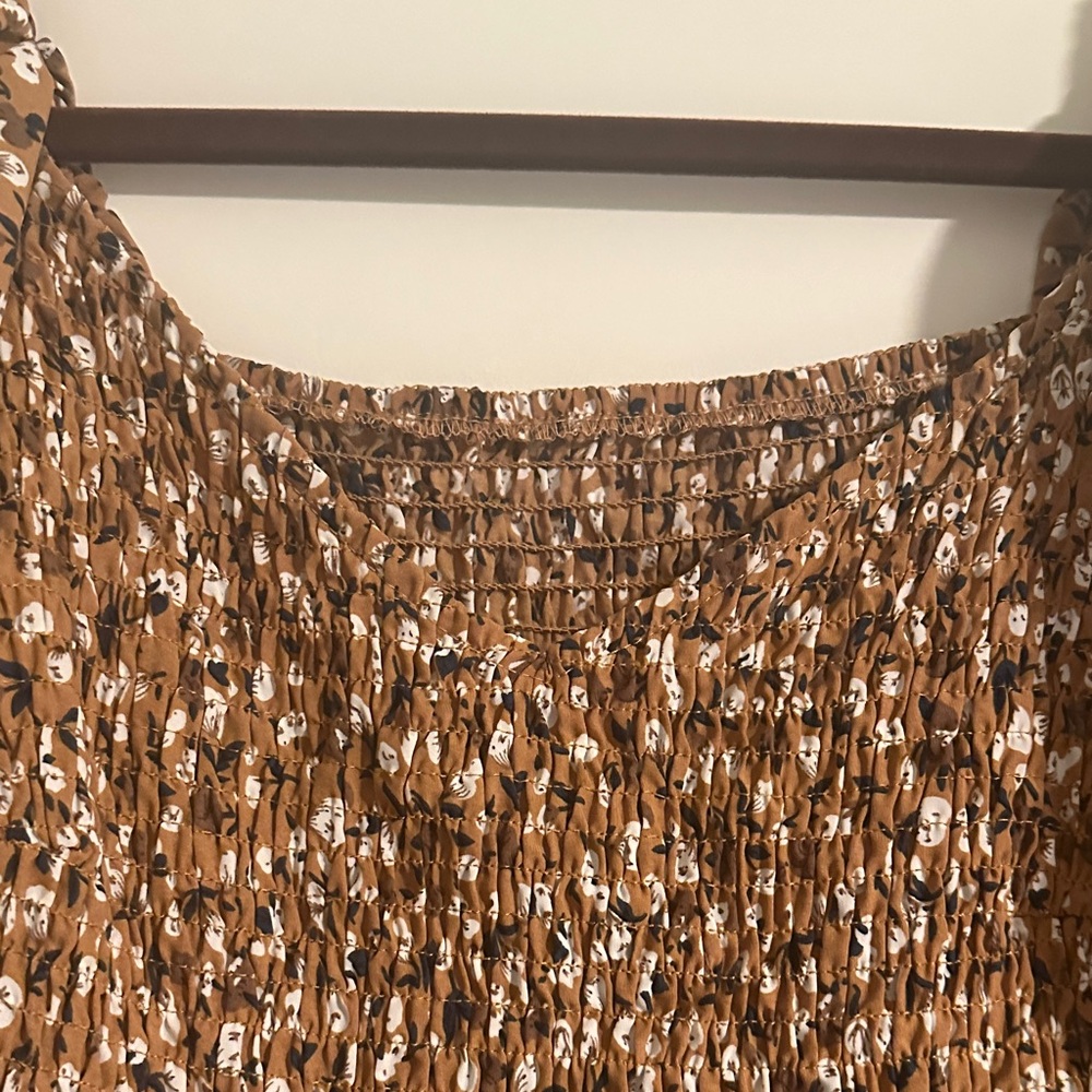 Brown Floral Smocked Mini Dress 🤎 - Picture 4 of 6